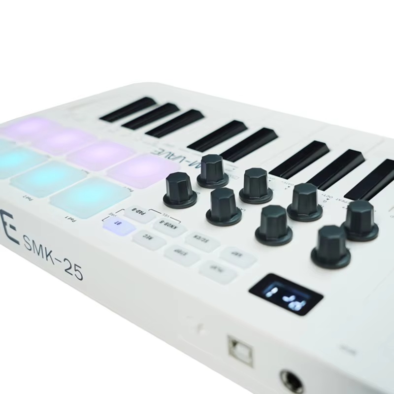 M-VAVE SMK-25 プロフェッショナル・アレンジャー - Midi Controller Pad のレビューと価格